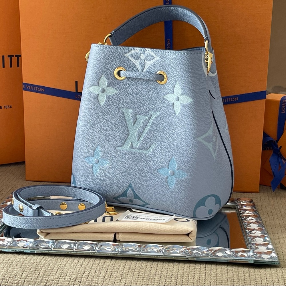 ❌SOLD❌ Louis Vuitton NeoNoe BB in Empreinte Leather - Picture 2 of 12